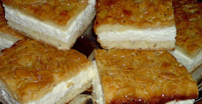 Ultimativer Bienenstich (mit leckerer Pudding – Sahne Füllung)
