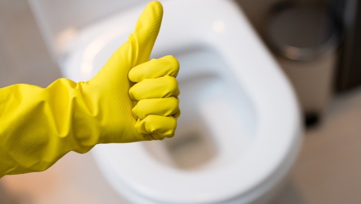 Reinigen Sie die Toilette mit dieser narrensicheren Methode