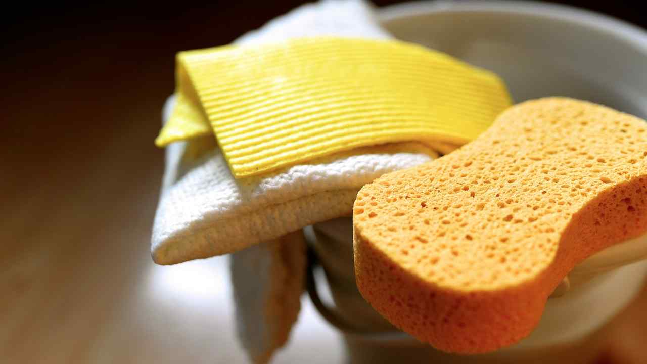 Schwämme zum Reinigen Schwämme zum Reinigen von Kalkablagerungen